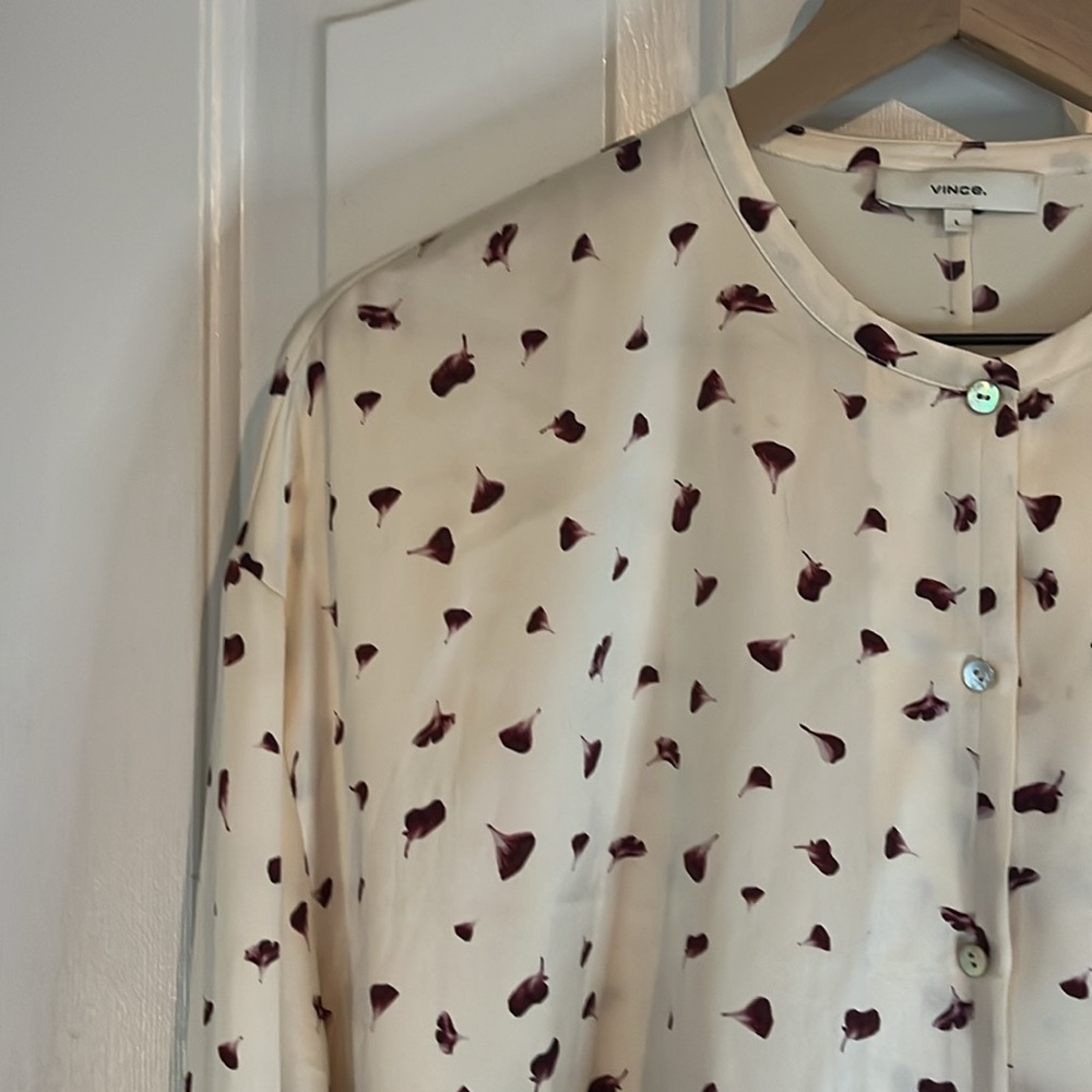 Vince | Fallen Petal Print 100% Silk Blouse Size Large Office Casual Career Wear - Picture 3 of 8